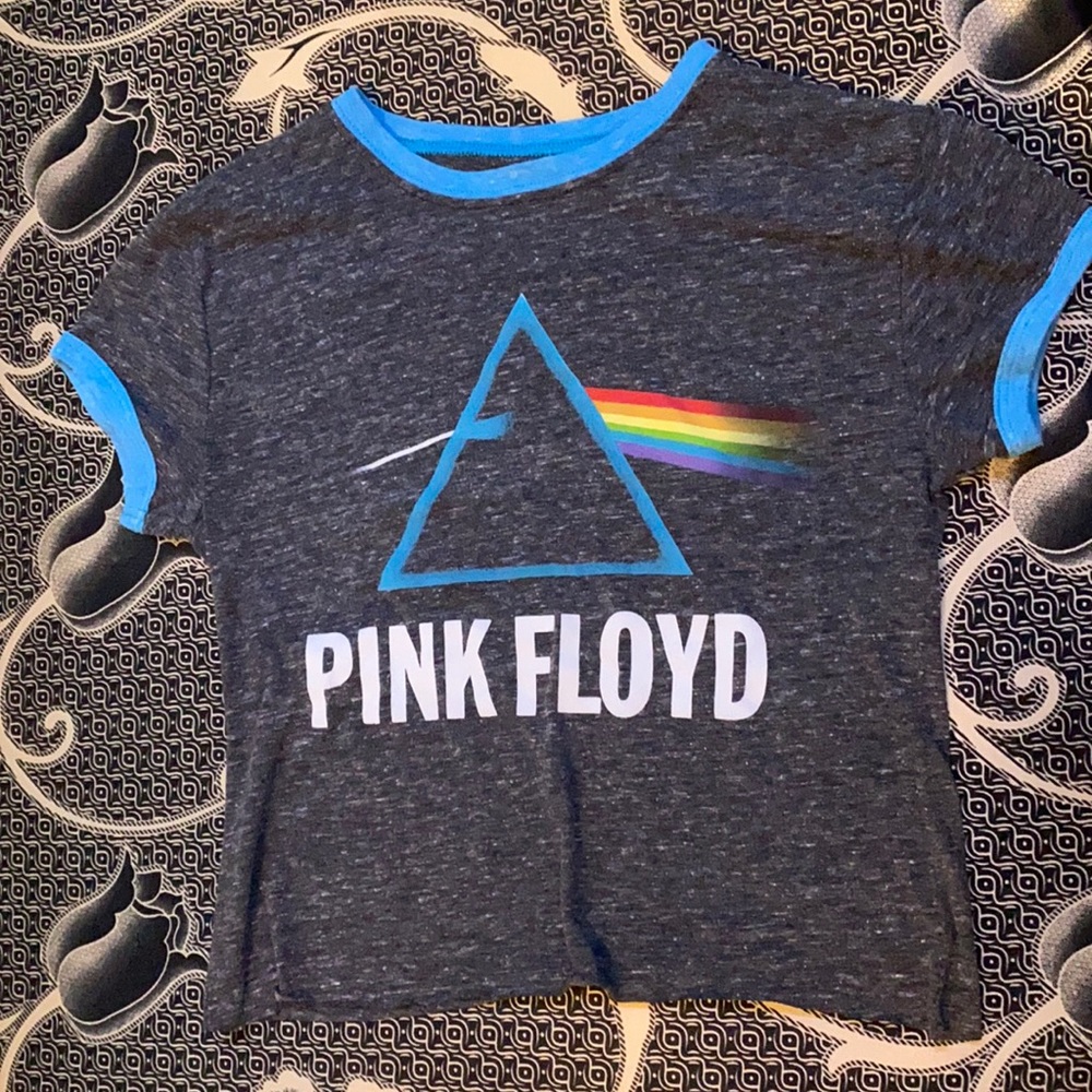 Self cropped pink floyd shirt